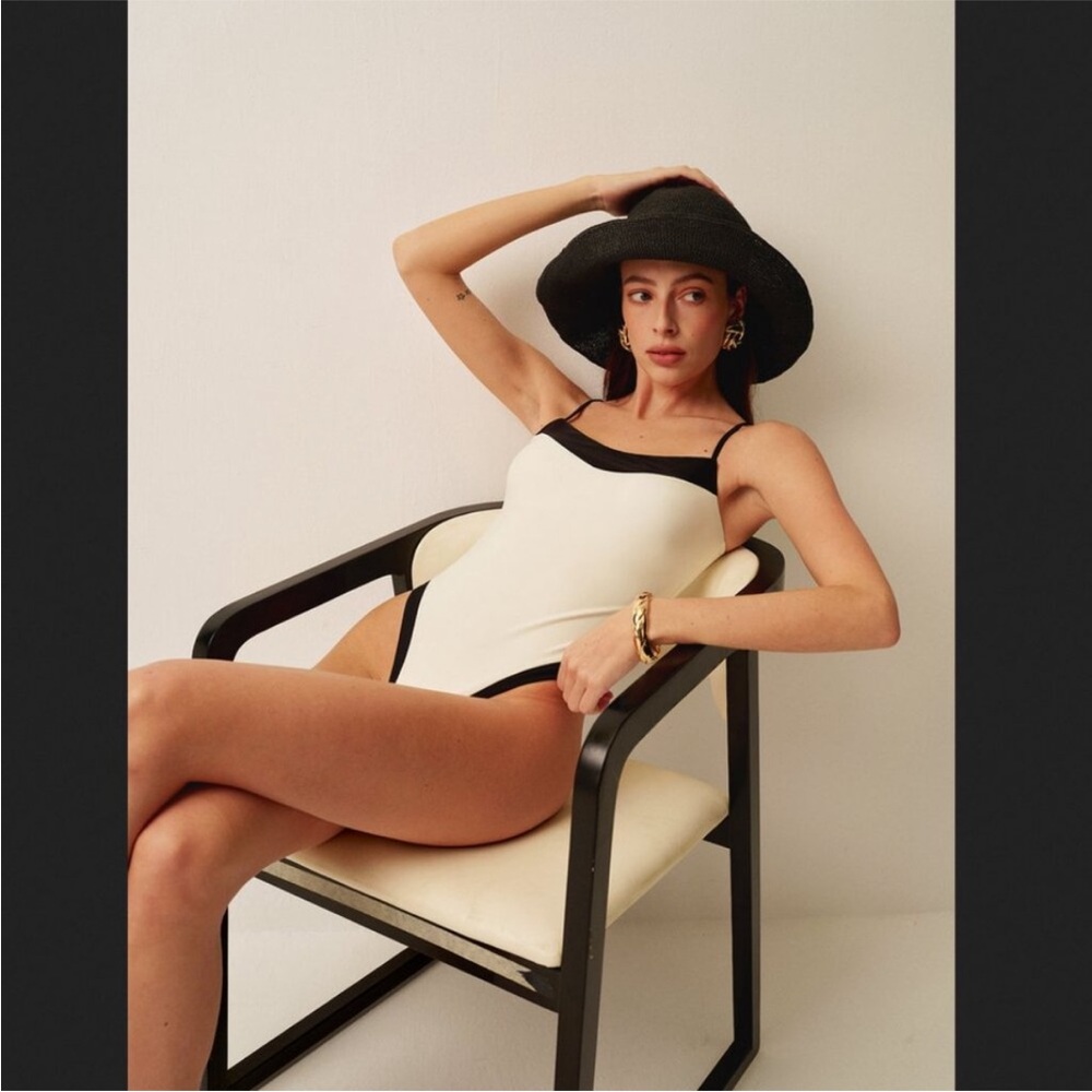 Commense once piece swimsuit